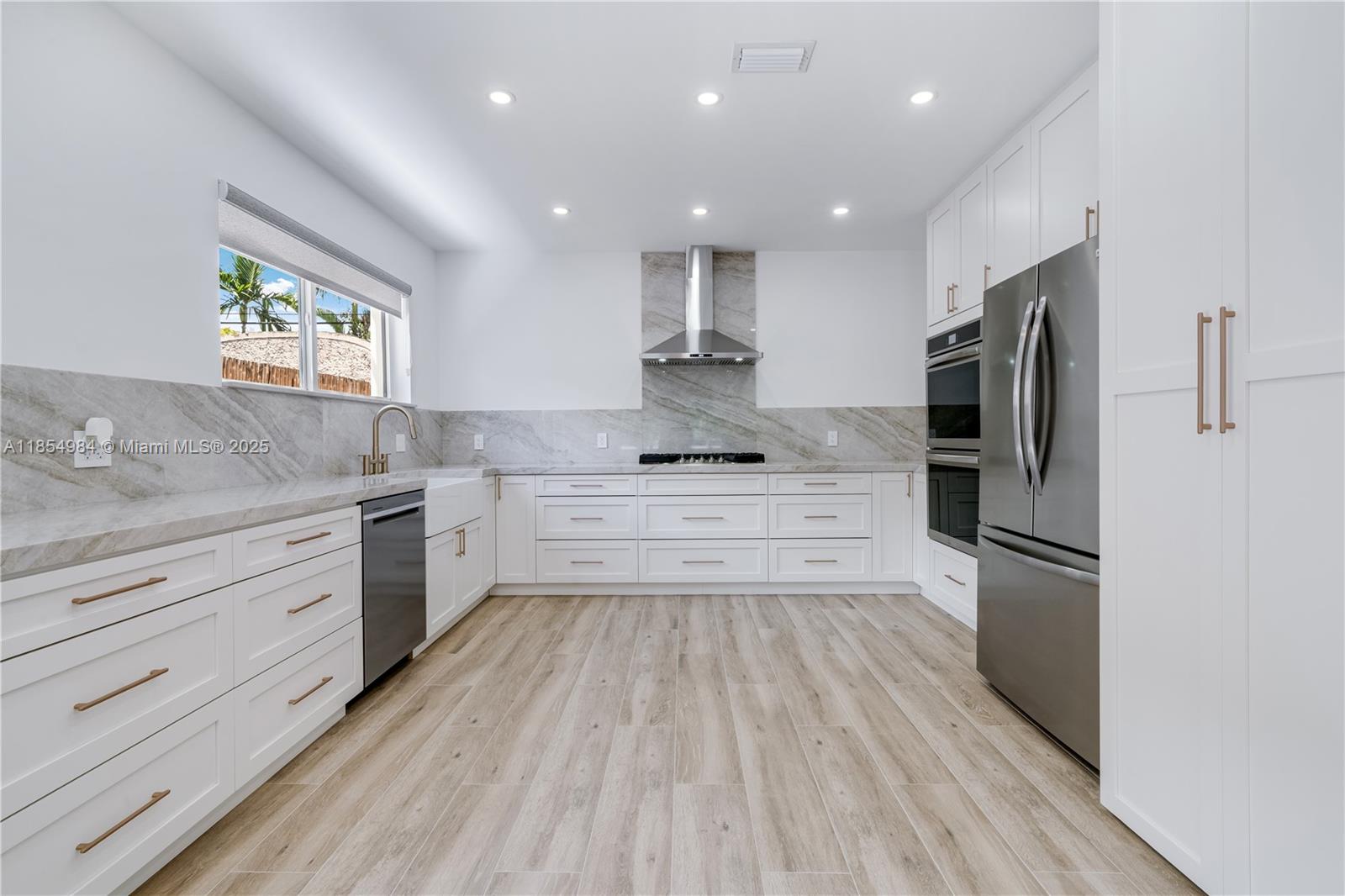 SHADOWLAWN - Residential