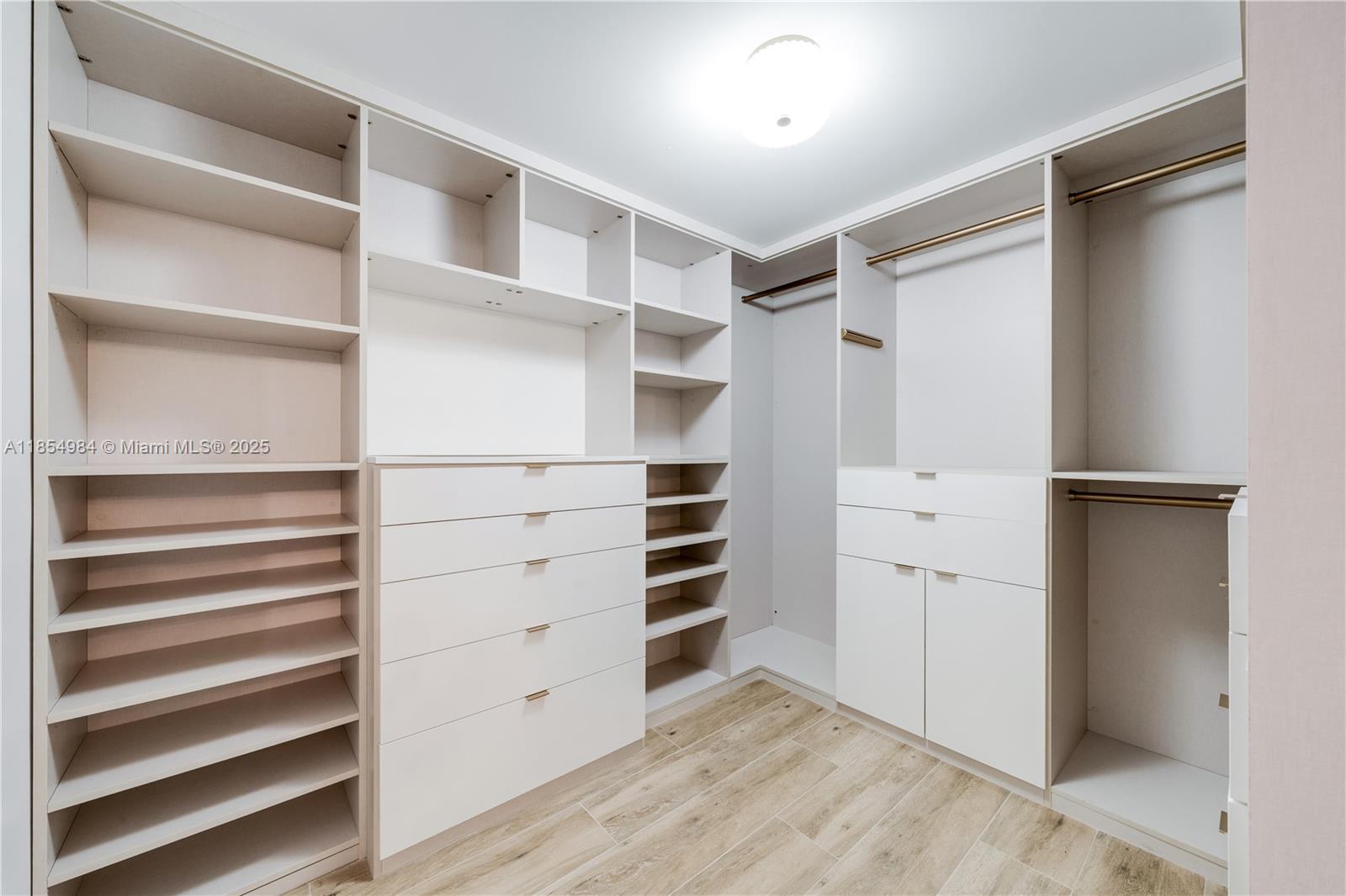 SHADOWLAWN - Residential