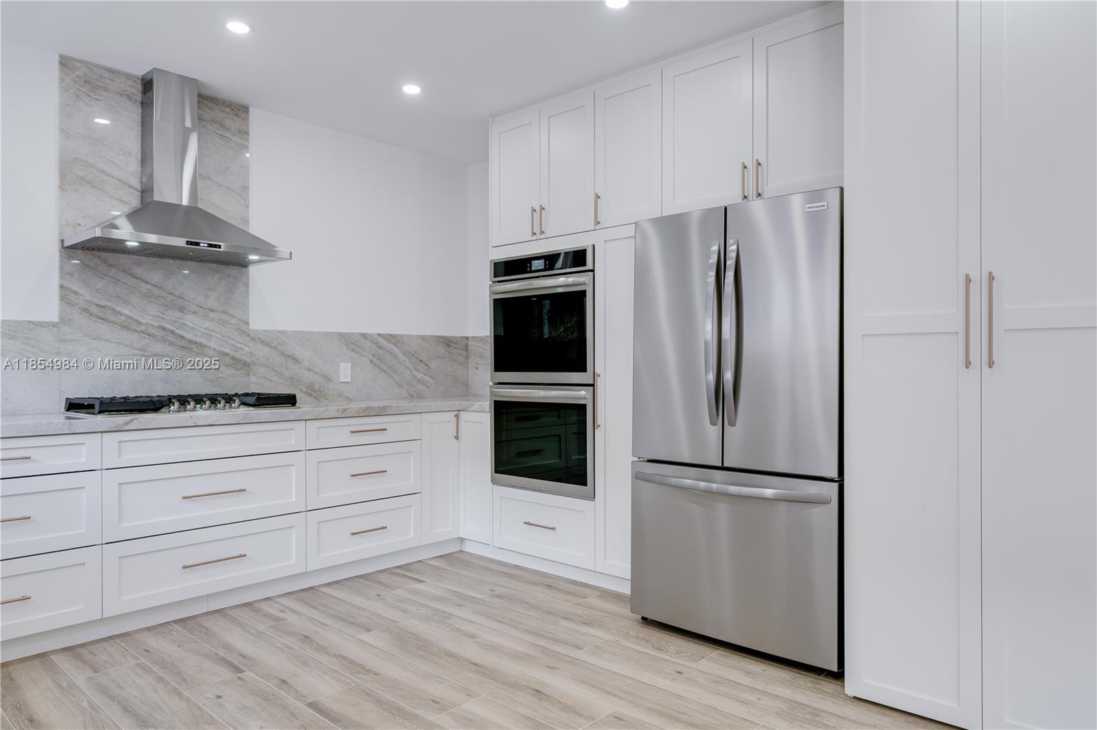 SHADOWLAWN - Residential