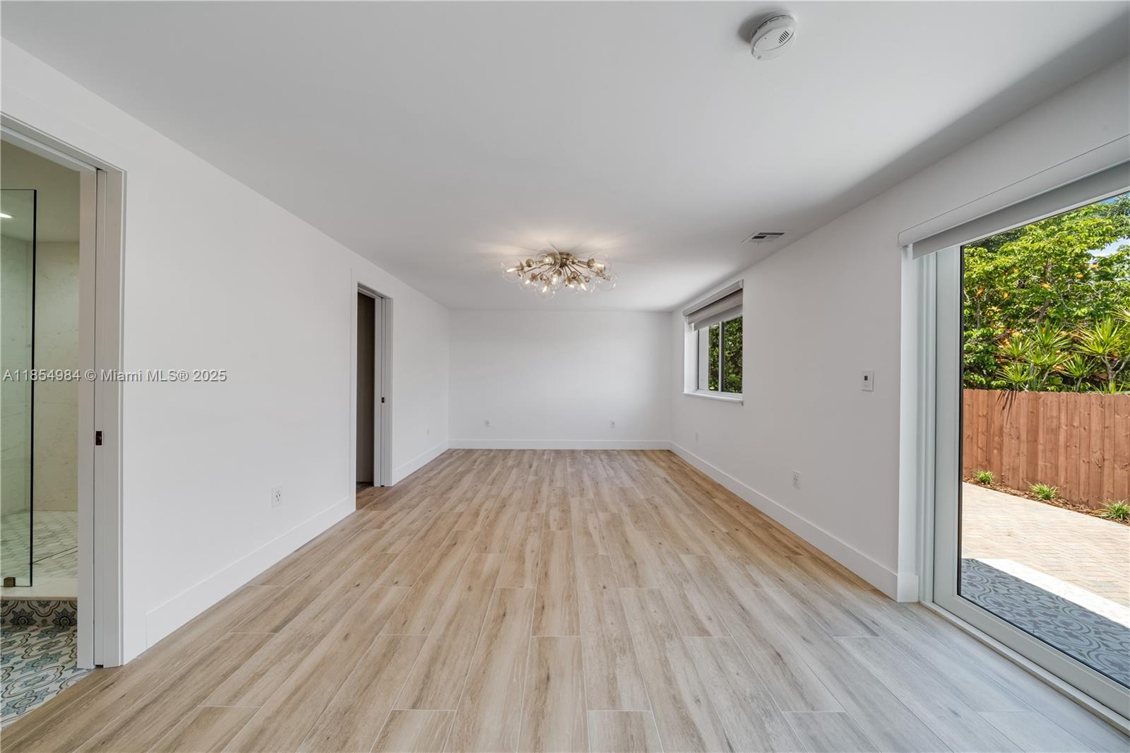 SHADOWLAWN - Residential