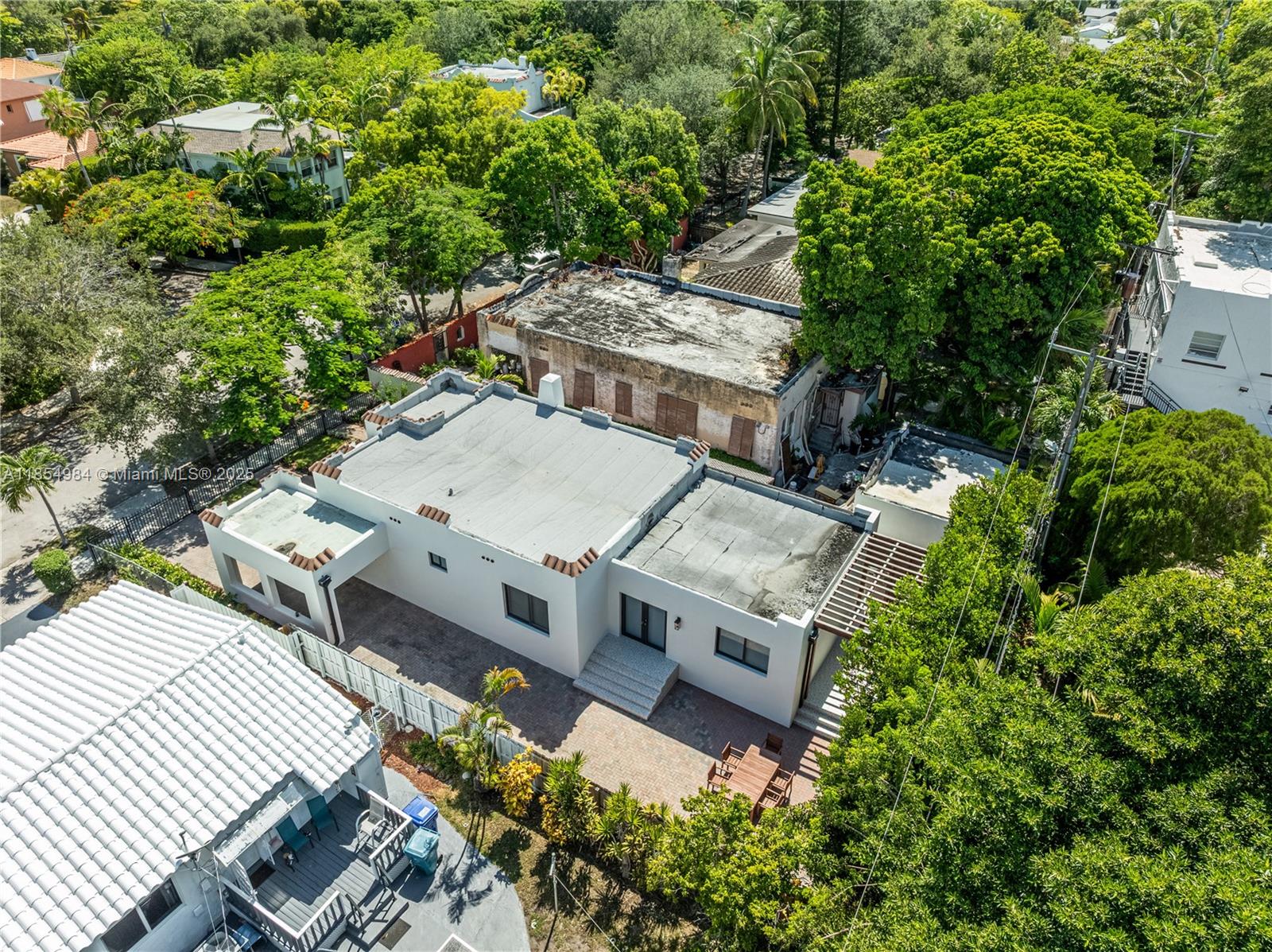 SHADOWLAWN - Residential