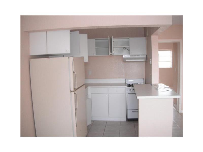 THE KENSINGTON CONDO - Residential Lease