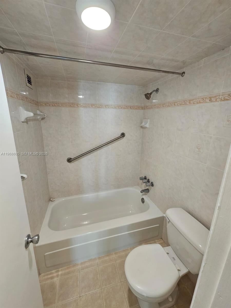 BURLEIGH HOUSE CONDO - Residential