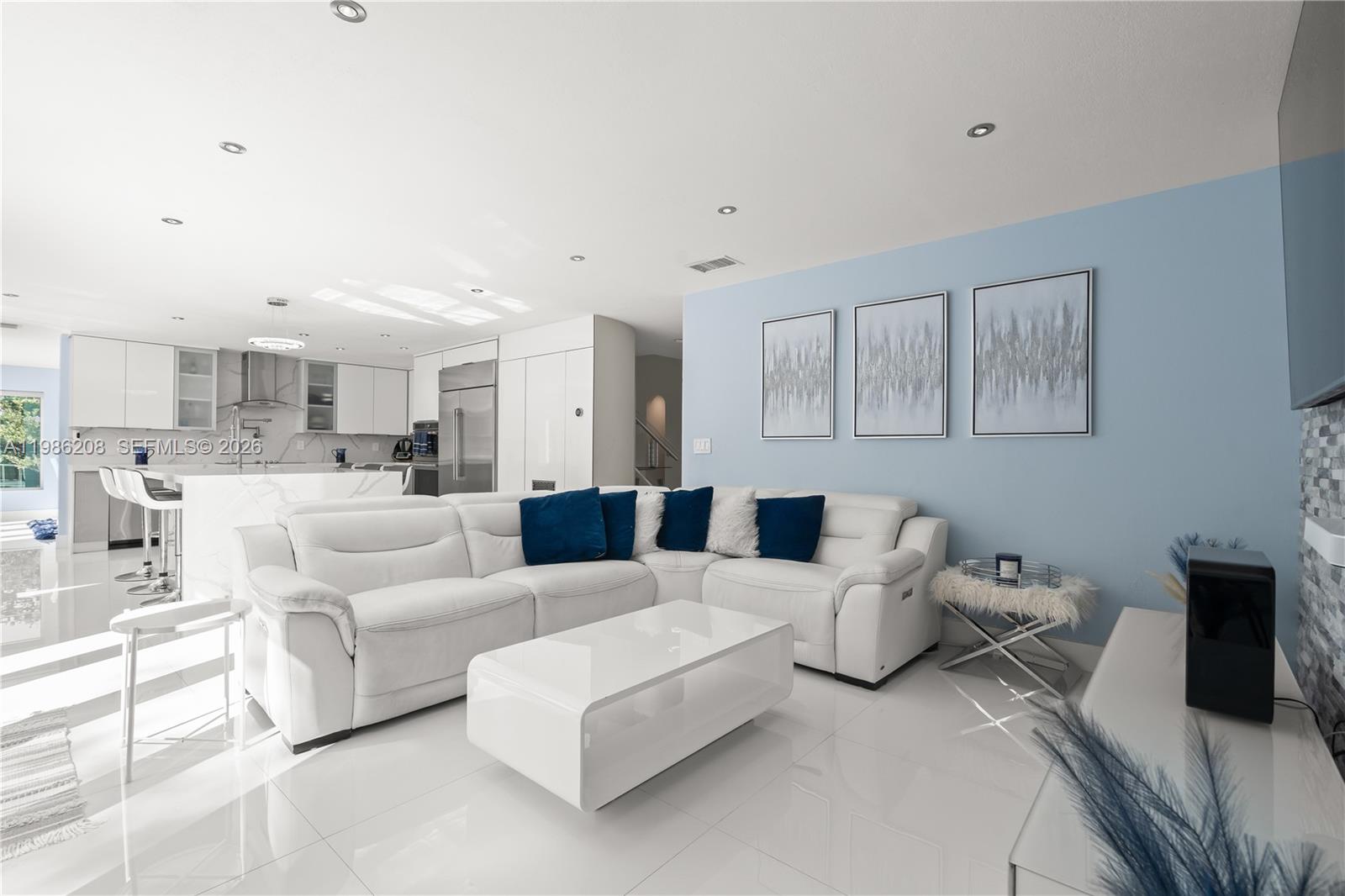 KINGS COVE - Residential