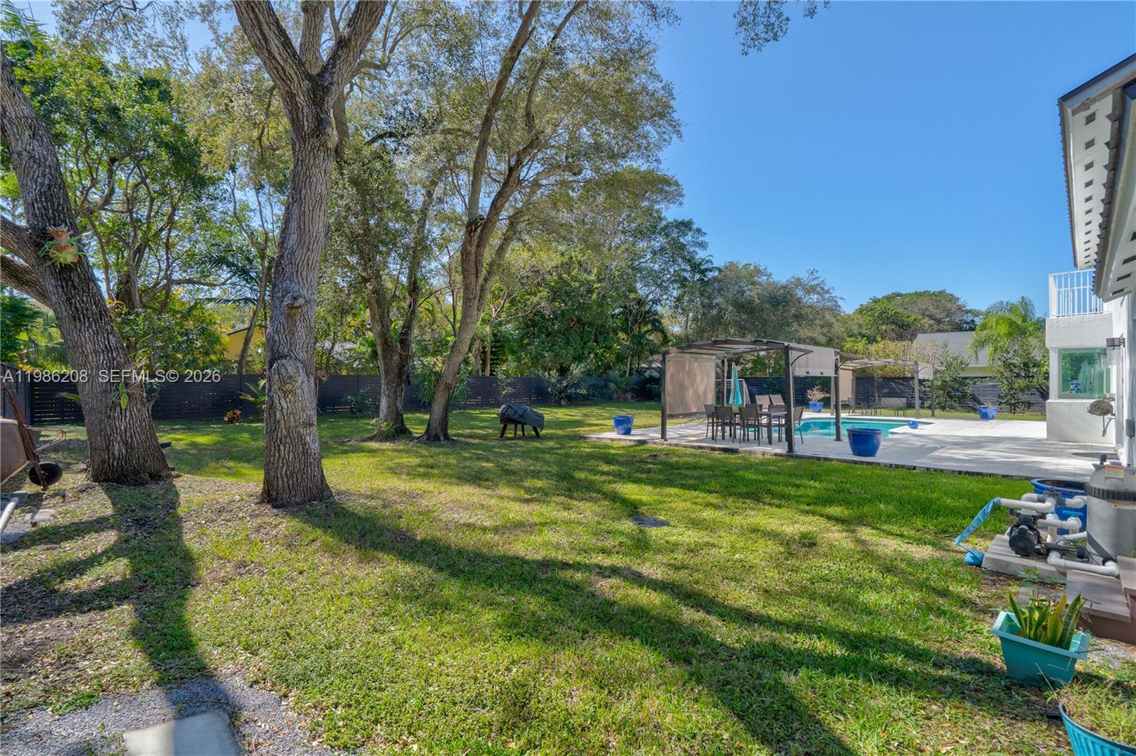 KINGS COVE - Residential