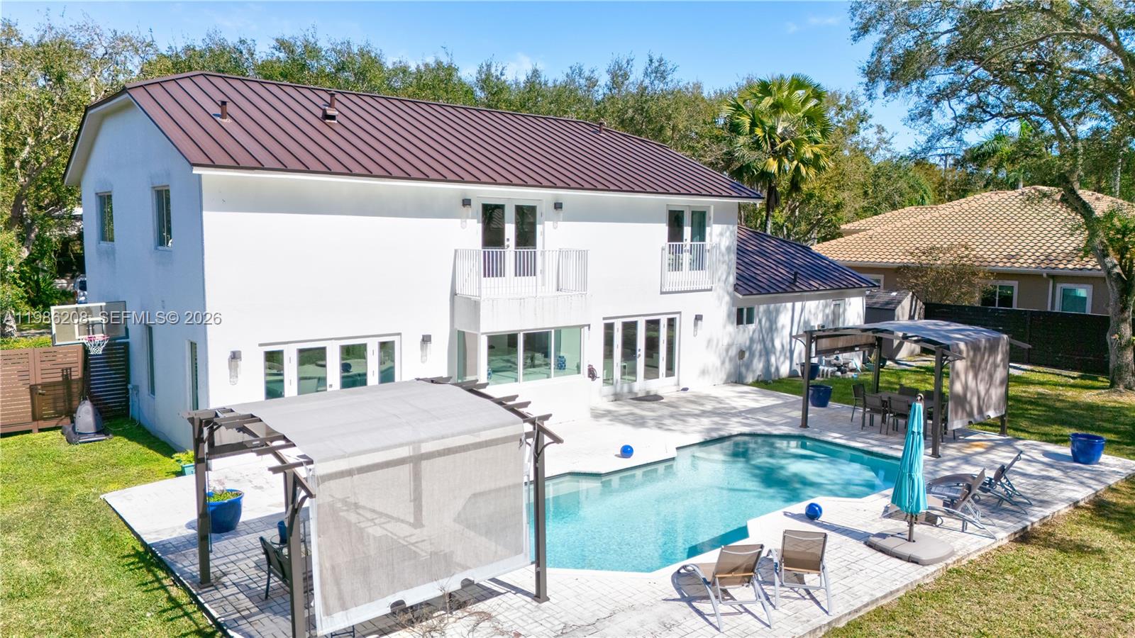 KINGS COVE - Residential