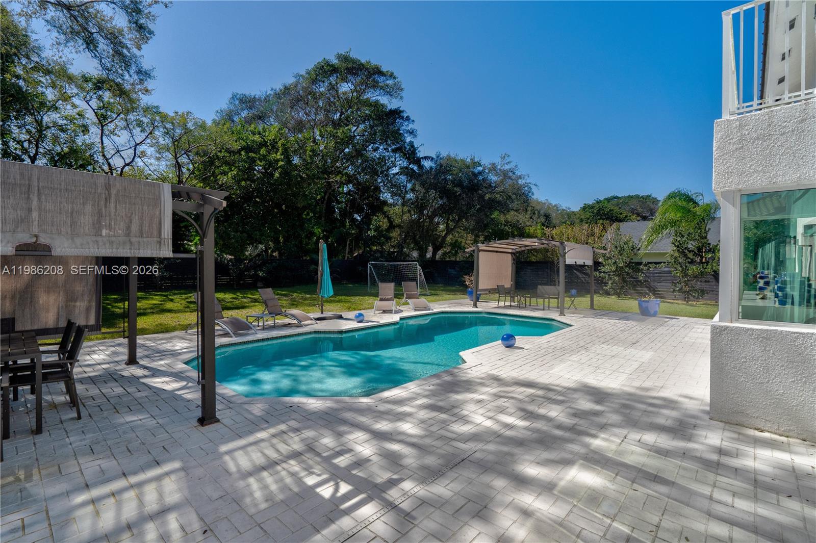 KINGS COVE - Residential