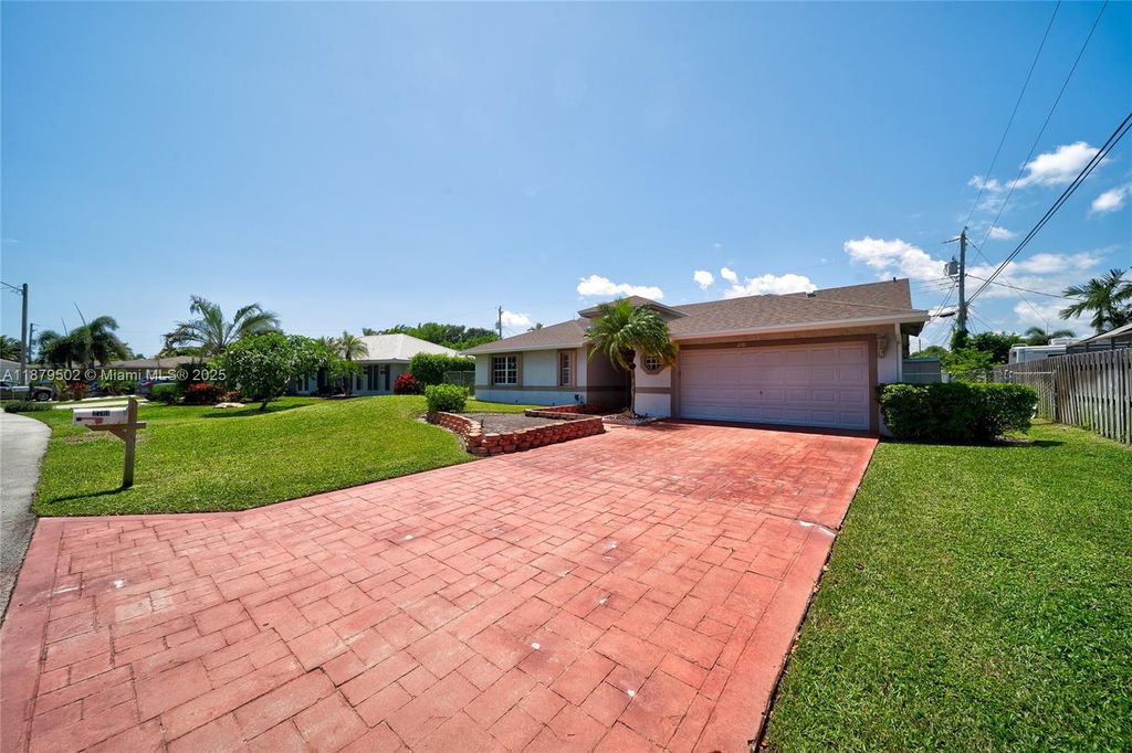 Photo of 2761 NE 27th Cir, Boca Raton, FL 33431 (MLS # A11879502)