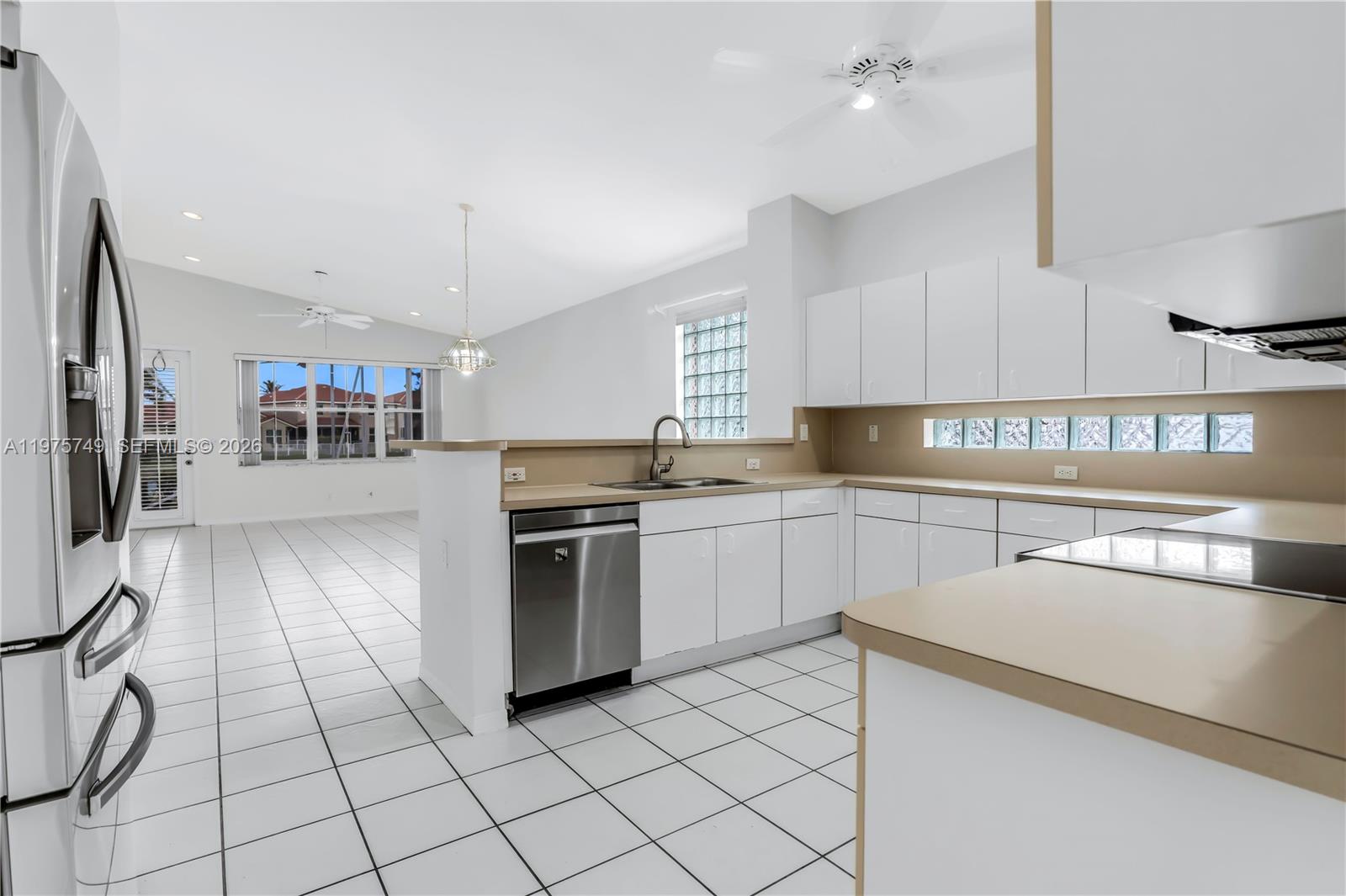 WYNDHAM LAKES CENTRAL - Residential