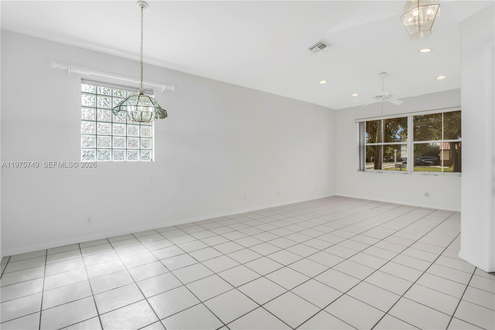 WYNDHAM LAKES CENTRAL - Residential