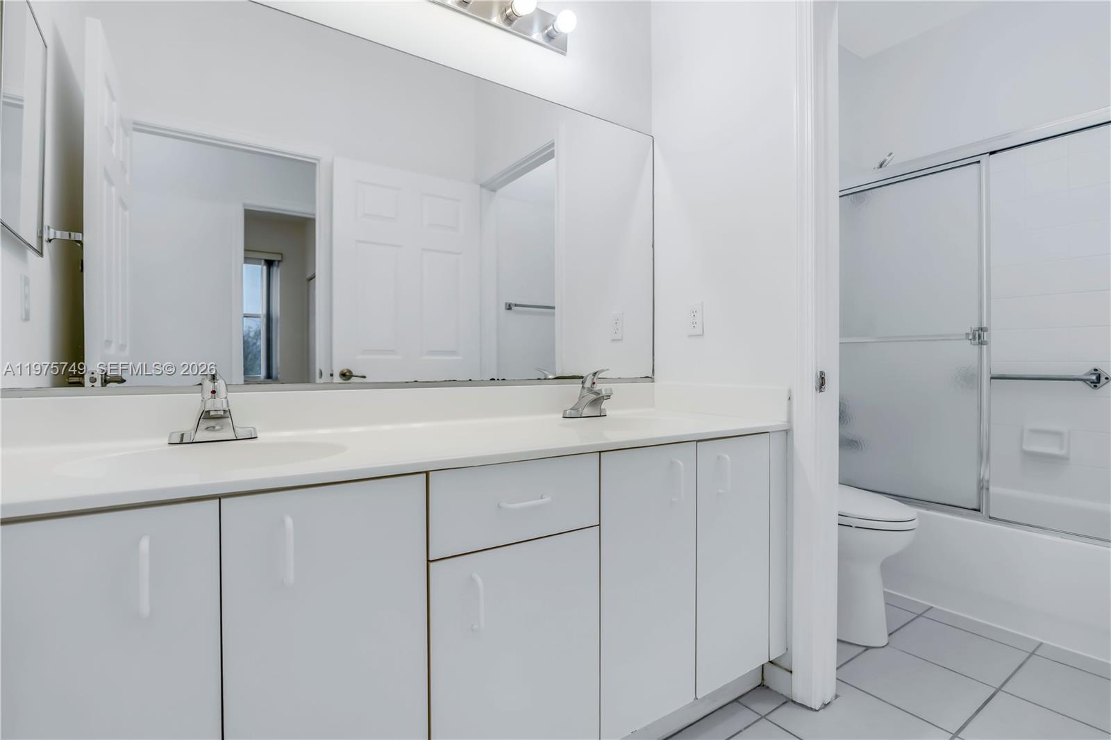 WYNDHAM LAKES CENTRAL - Residential