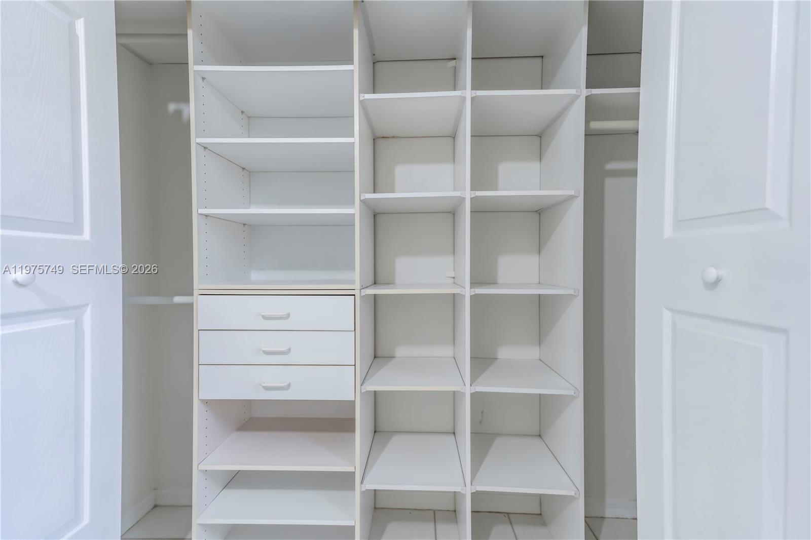 WYNDHAM LAKES CENTRAL - Residential