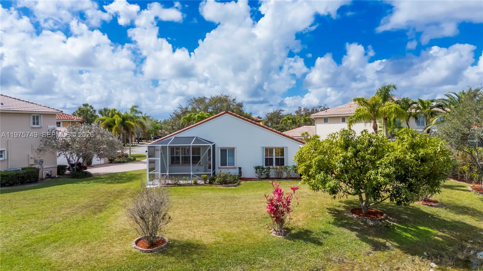 WYNDHAM LAKES CENTRAL - Residential