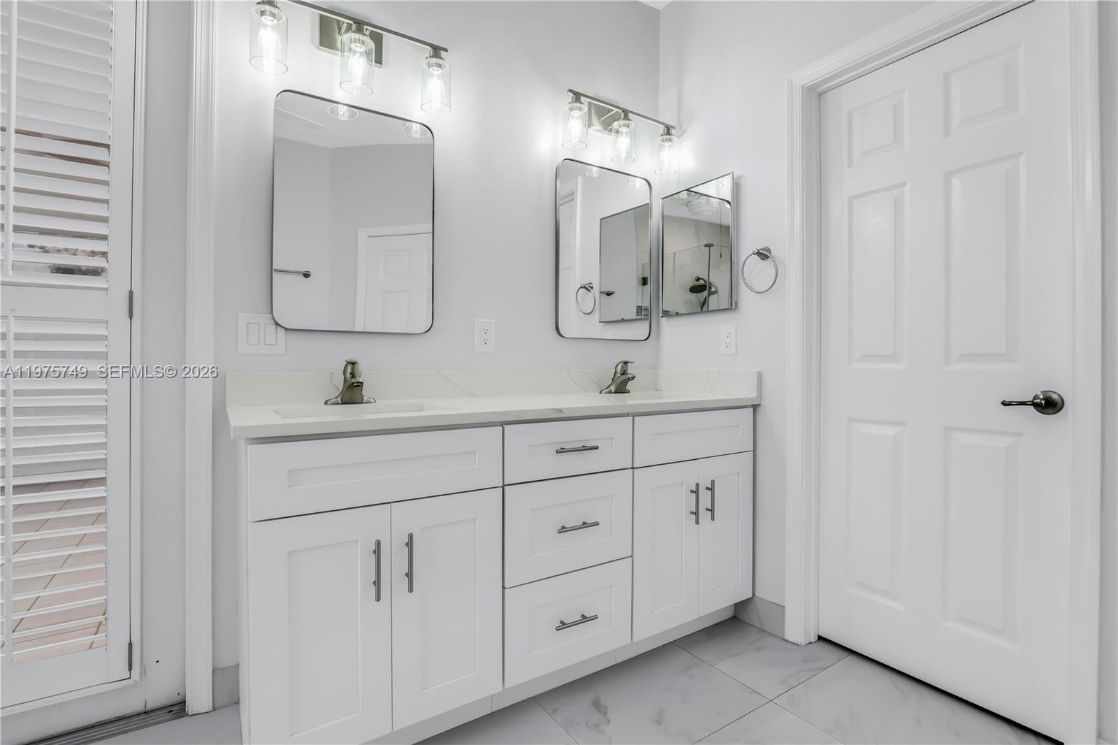 WYNDHAM LAKES CENTRAL - Residential