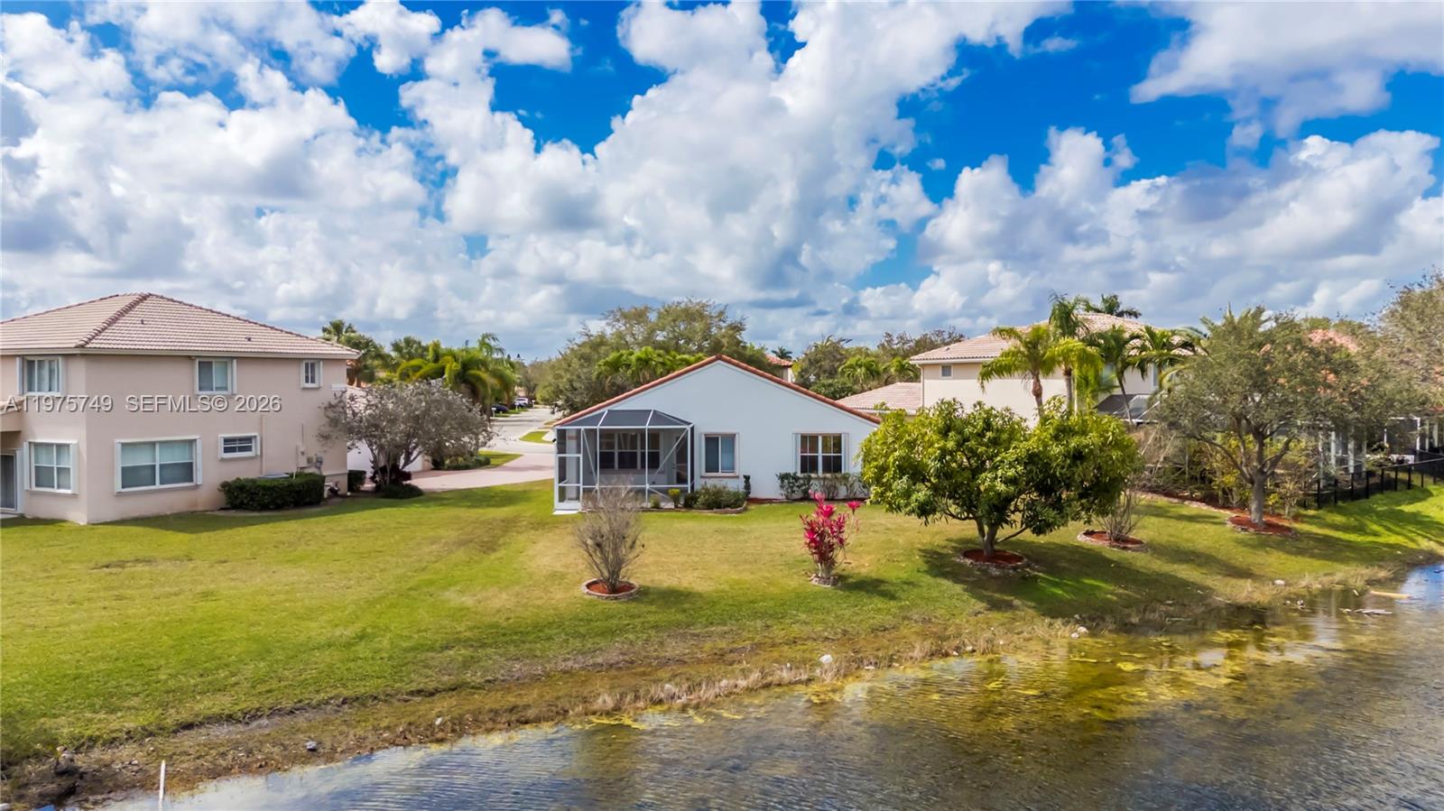 WYNDHAM LAKES CENTRAL - Residential