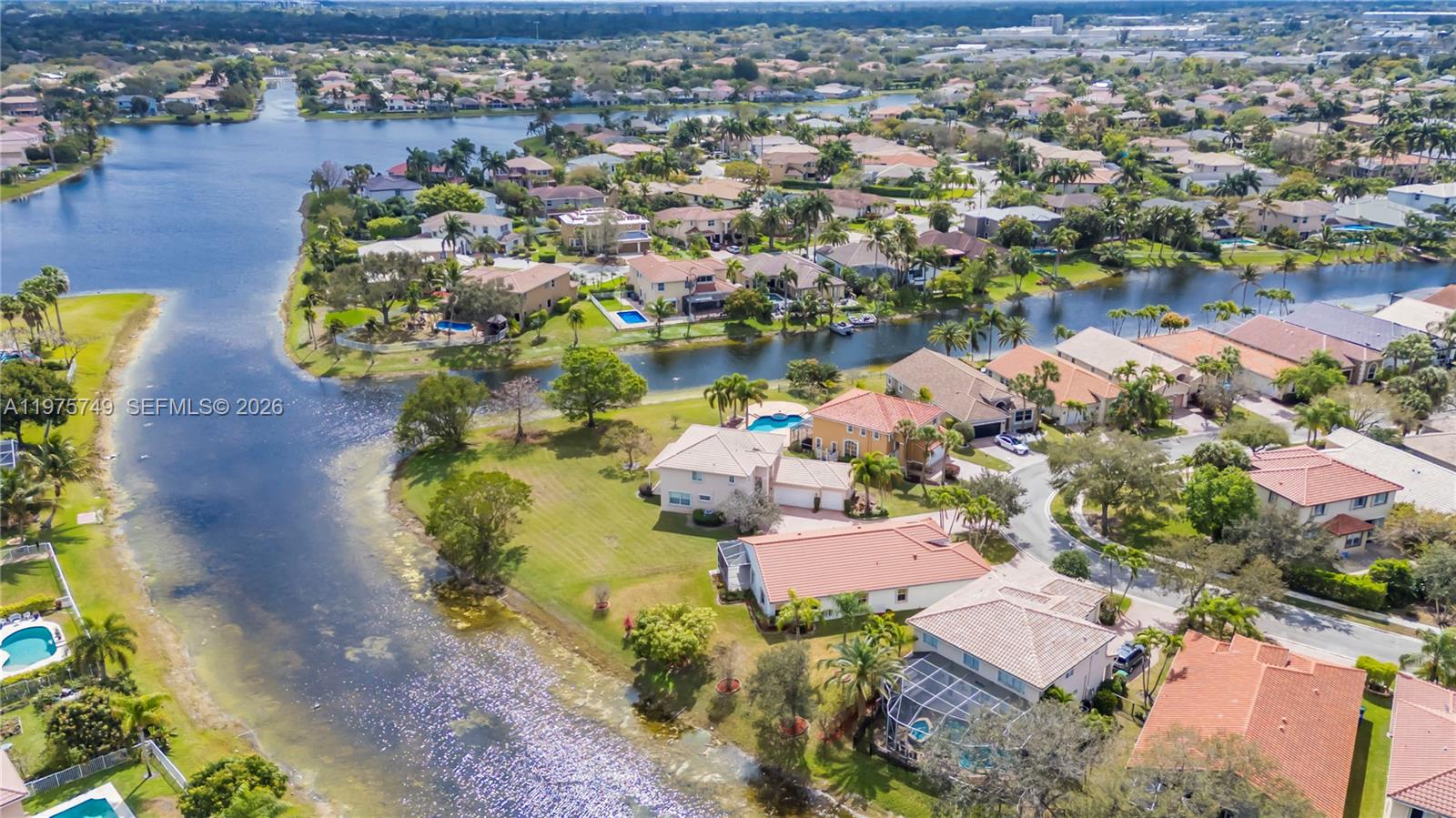 WYNDHAM LAKES CENTRAL - Residential