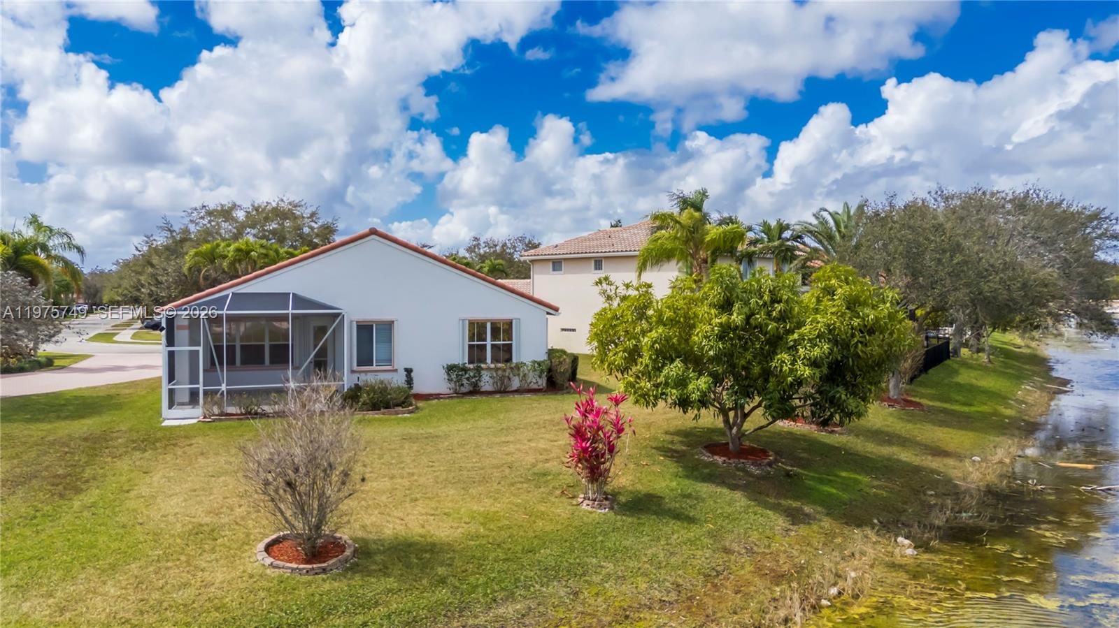 WYNDHAM LAKES CENTRAL - Residential