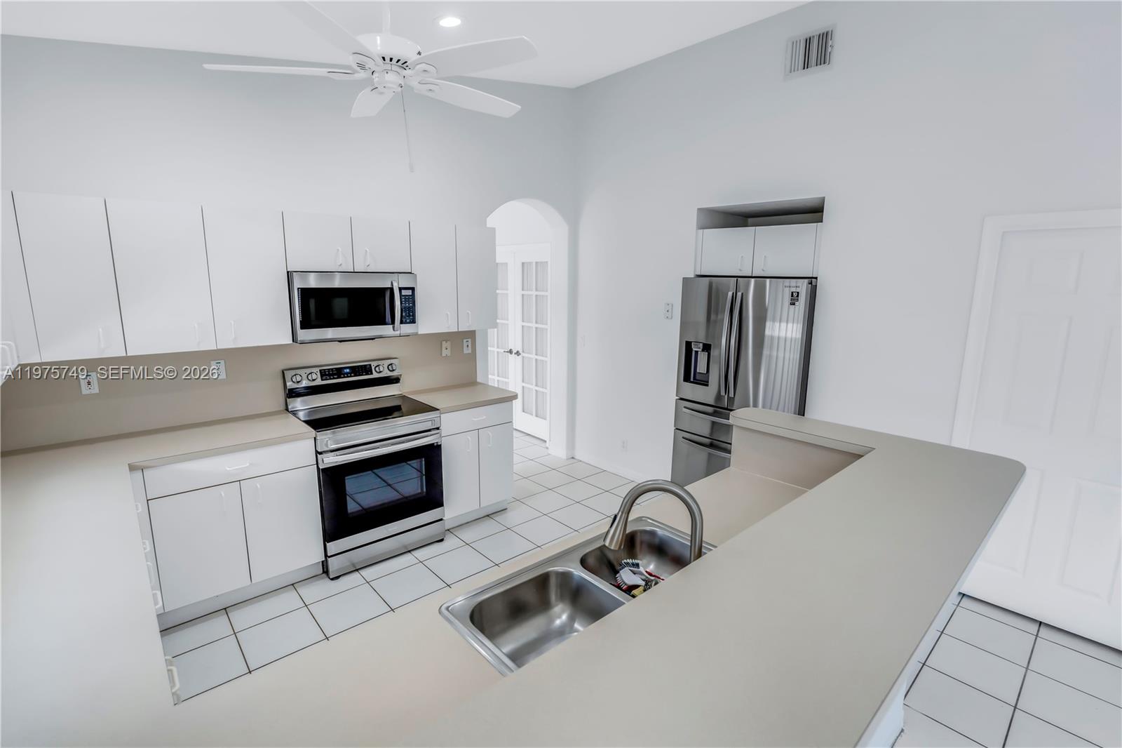 WYNDHAM LAKES CENTRAL - Residential