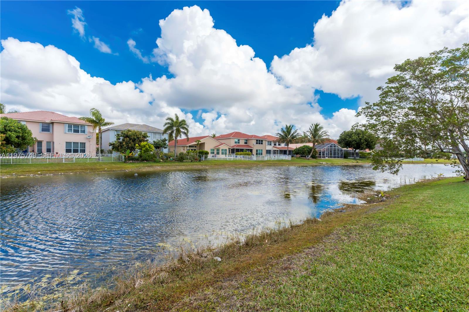 WYNDHAM LAKES CENTRAL - Residential