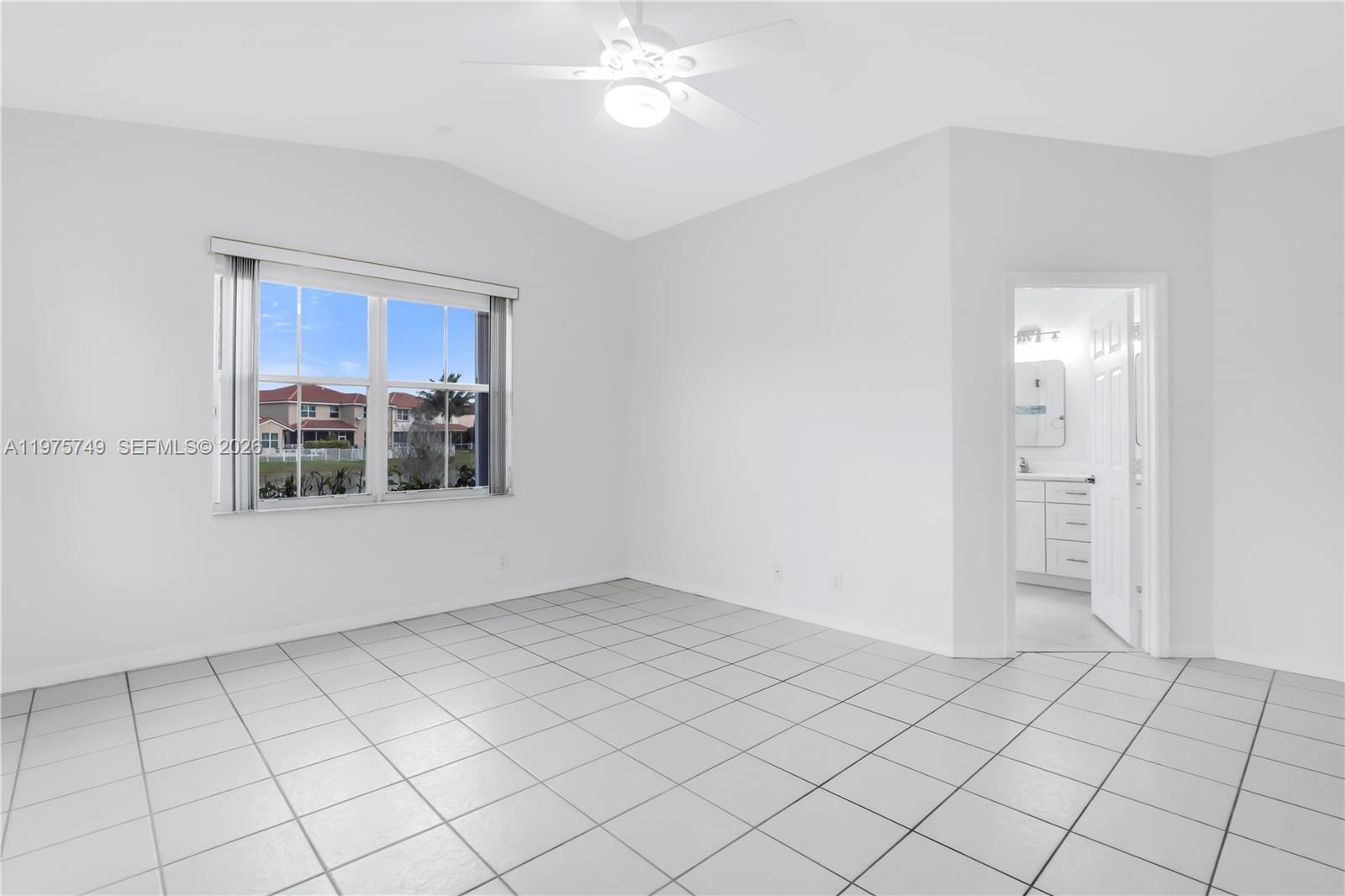 WYNDHAM LAKES CENTRAL - Residential