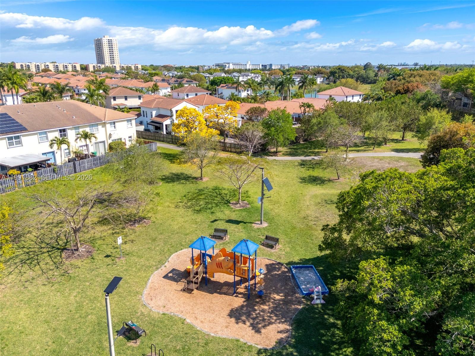 FONTAINEBLEAU WEST NORTH - Residential