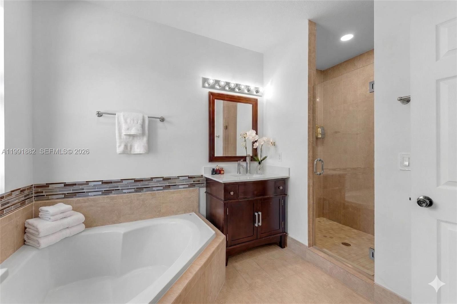 FONTAINEBLEAU WEST NORTH - Residential