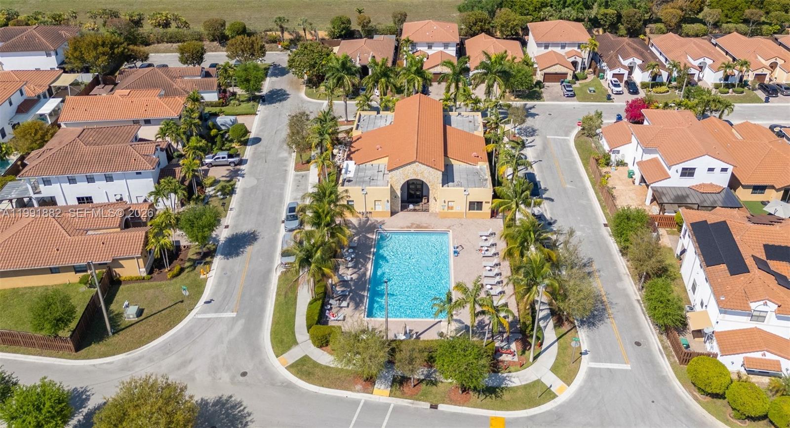 FONTAINEBLEAU WEST NORTH - Residential