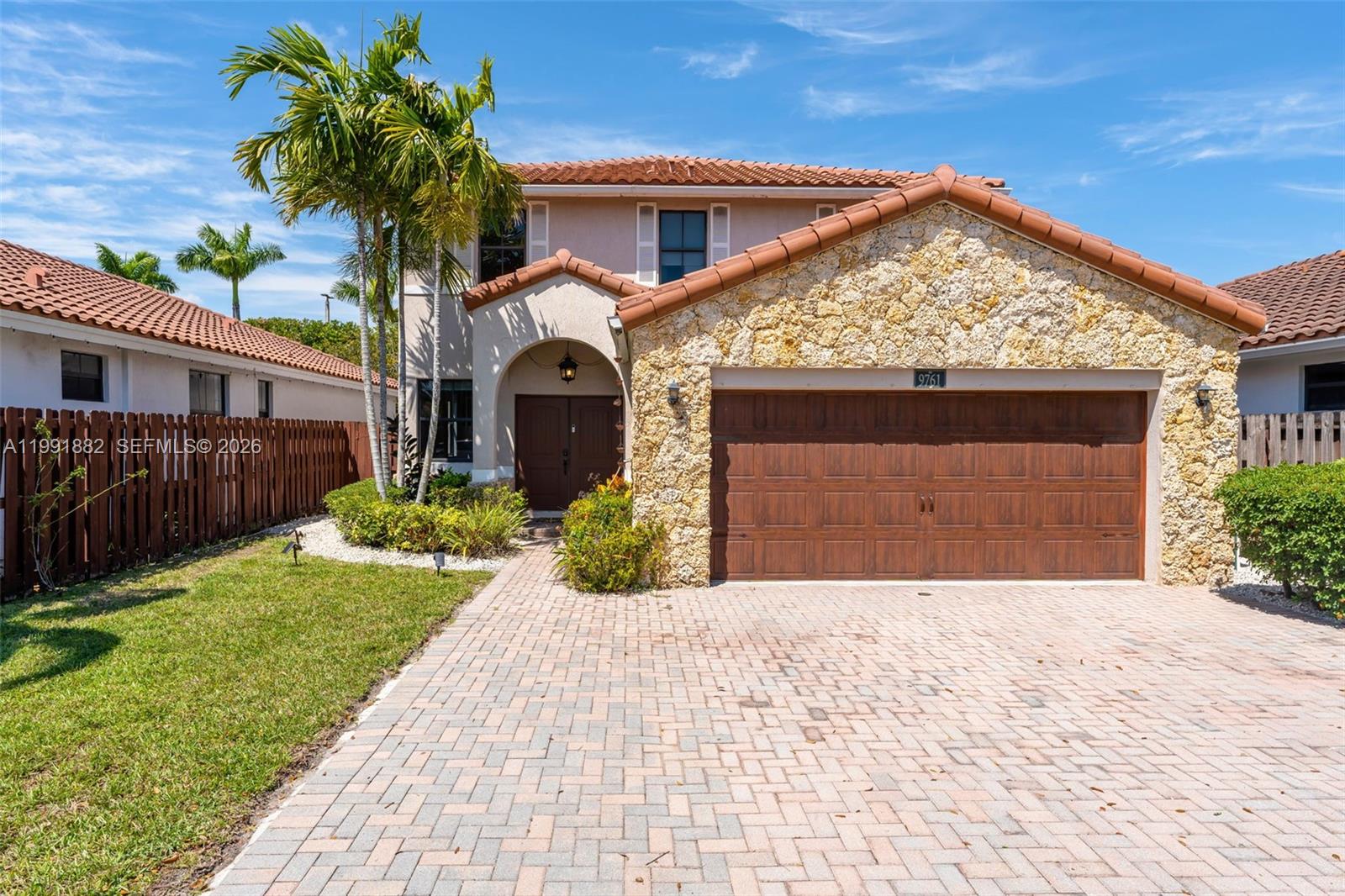 FONTAINEBLEAU WEST NORTH - Residential