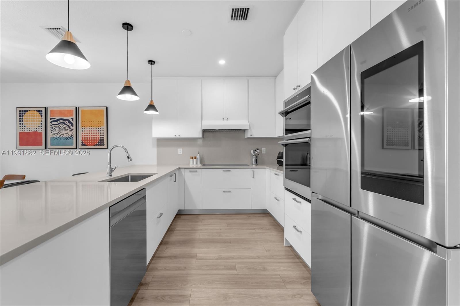 FONTAINEBLEAU WEST NORTH - Residential