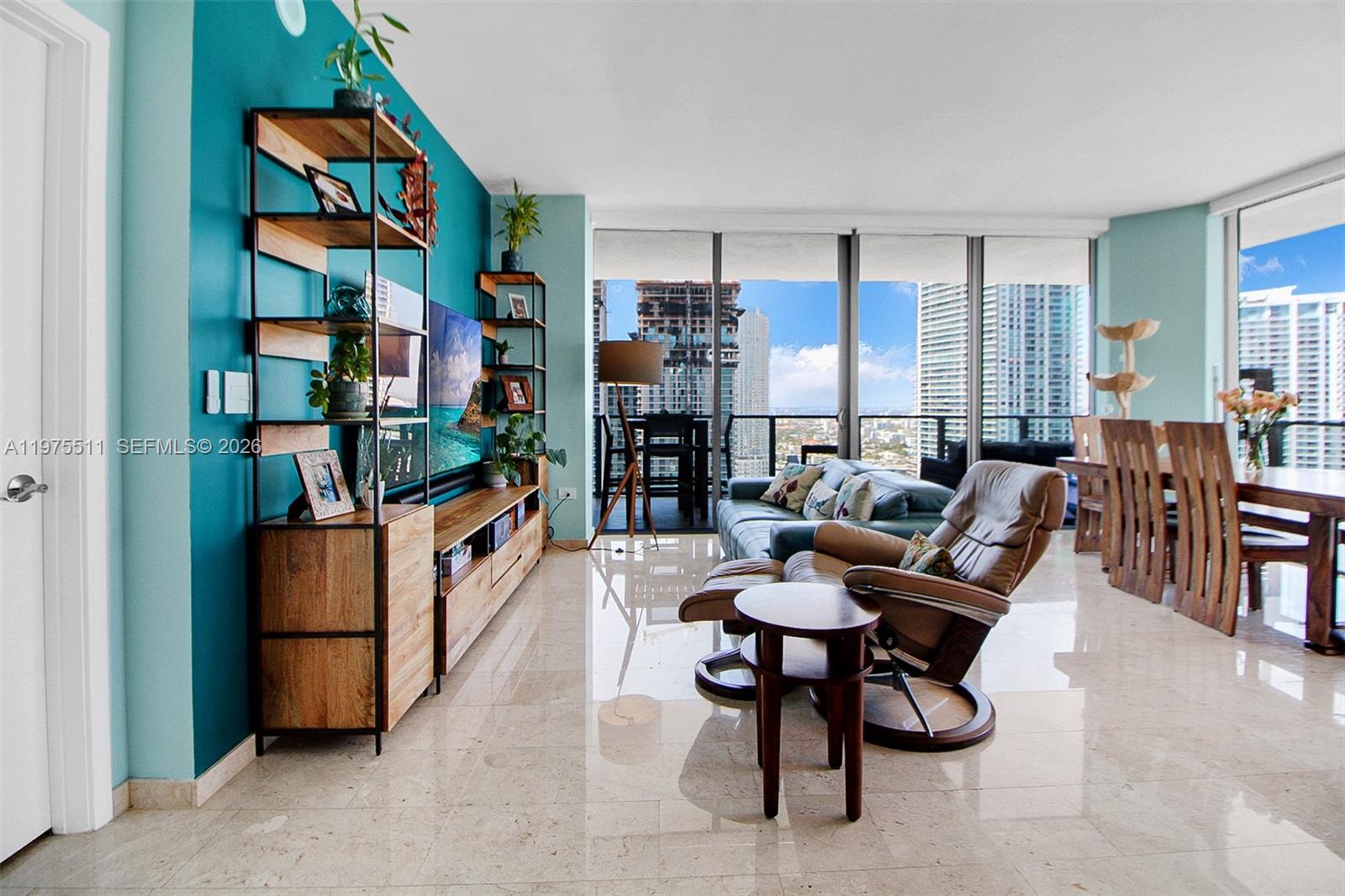 REACH CONDO - Residential