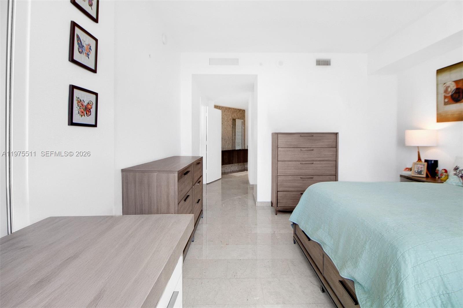 REACH CONDO - Residential