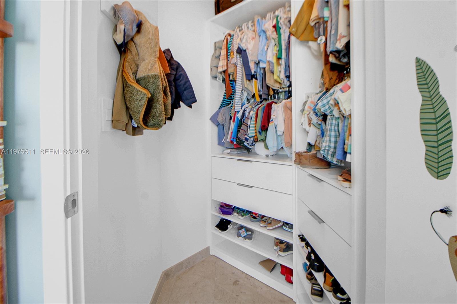 REACH CONDO - Residential