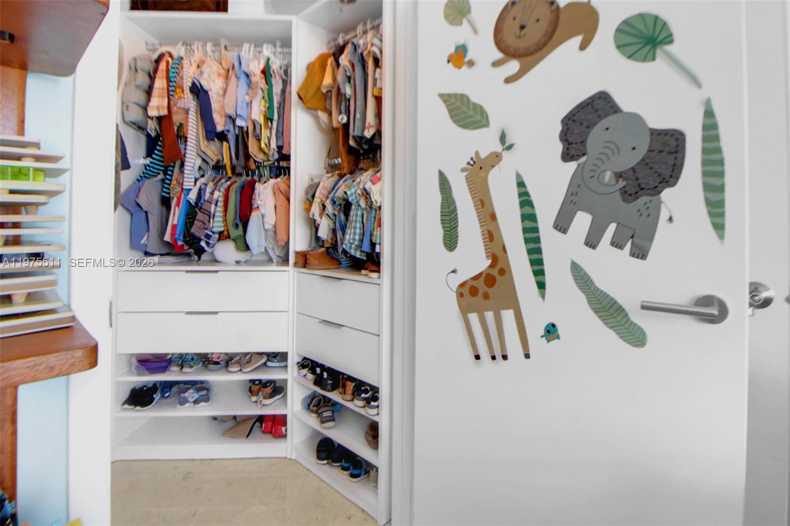 REACH CONDO - Residential