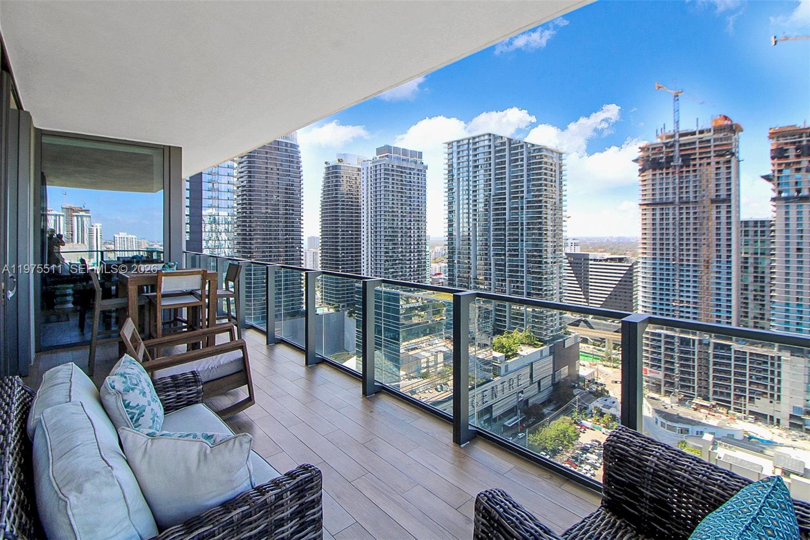 REACH CONDO - Residential