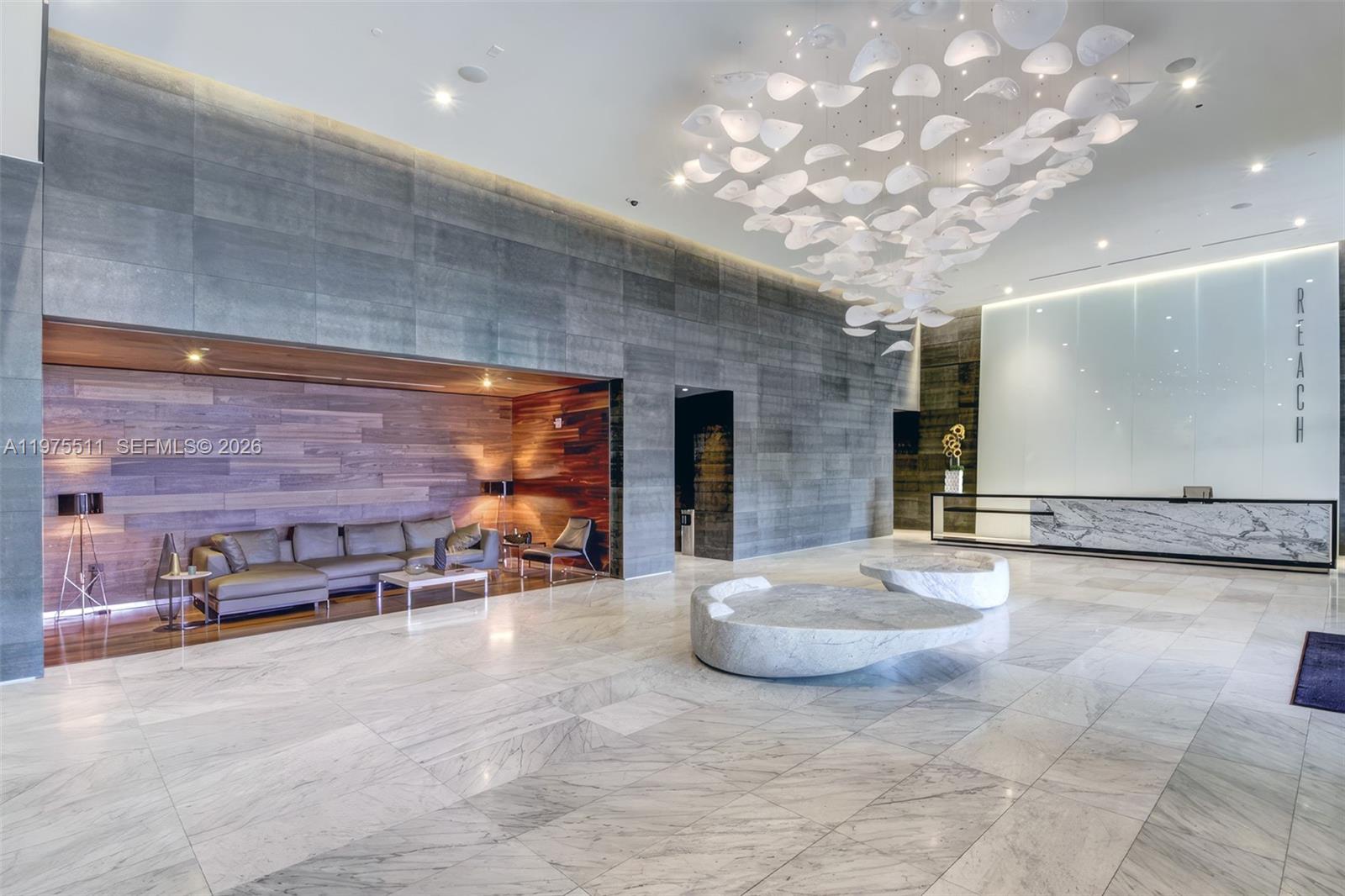 REACH CONDO - Residential