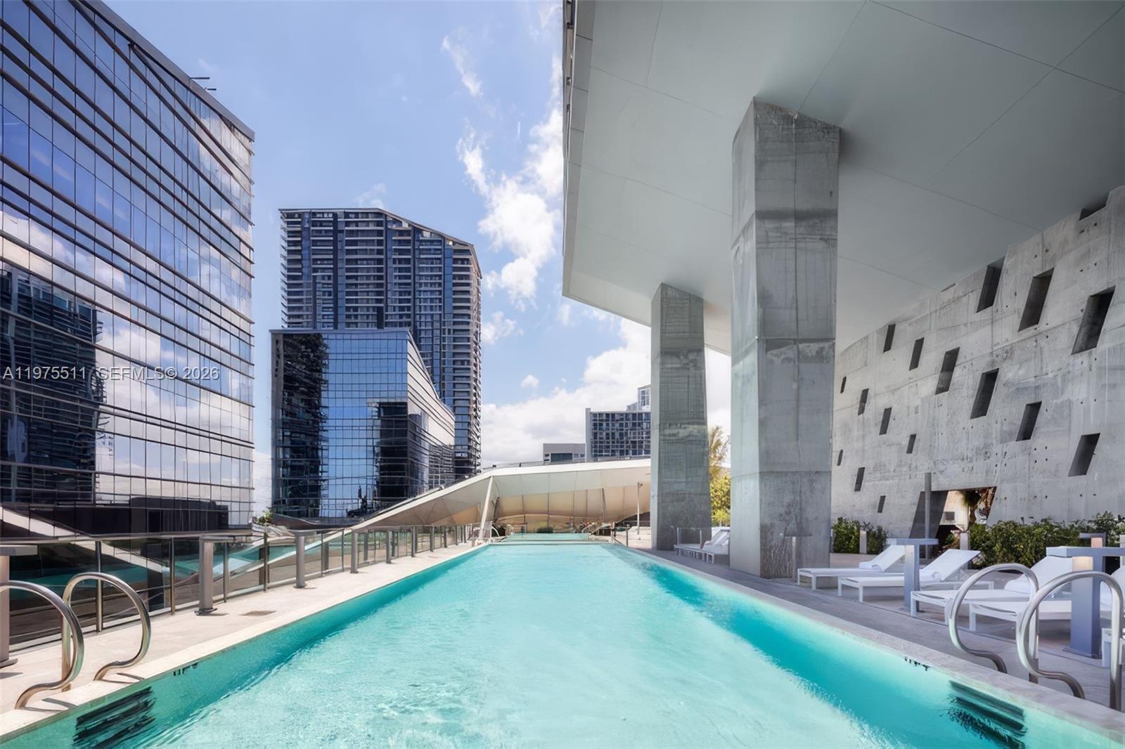 REACH CONDO - Residential