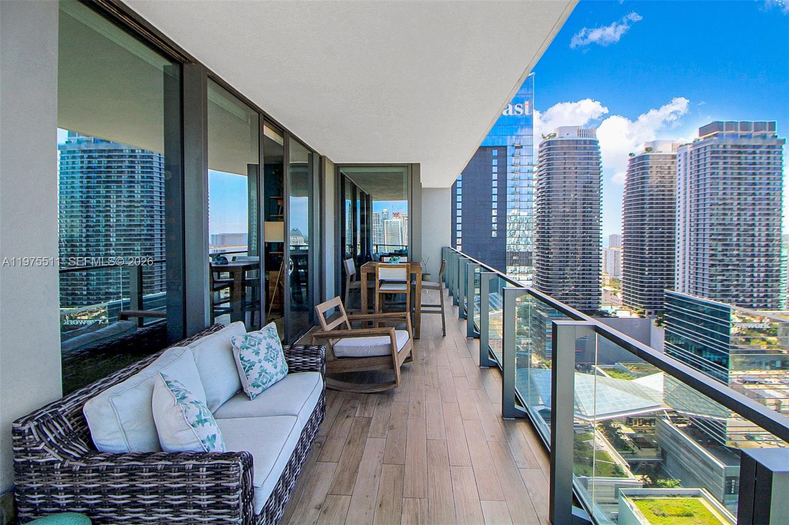 REACH CONDO - Residential