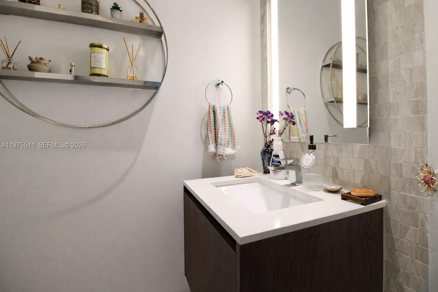 REACH CONDO - Residential