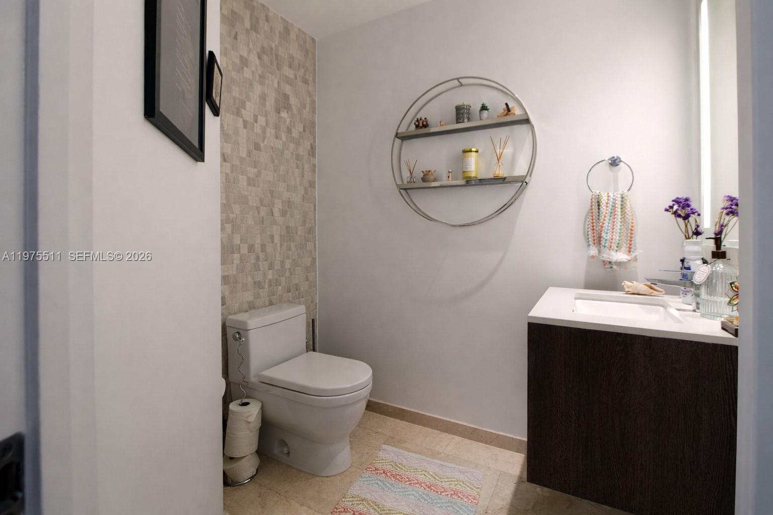 REACH CONDO - Residential