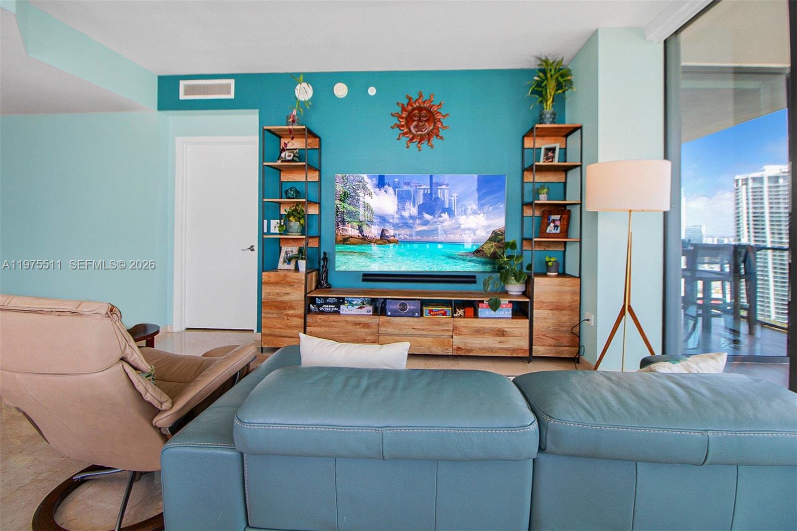 REACH CONDO - Residential