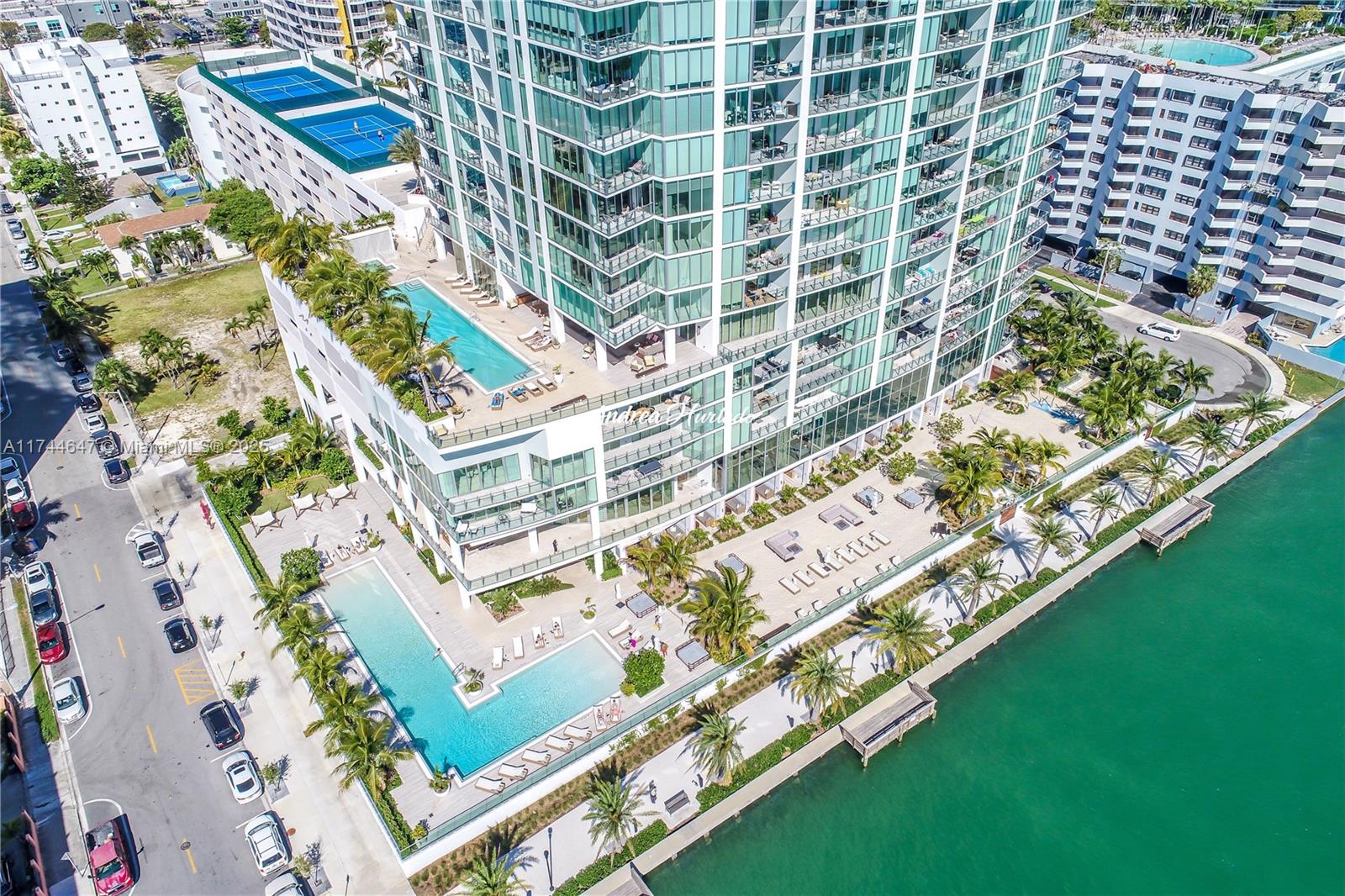 2900 NE 7th Ave 404