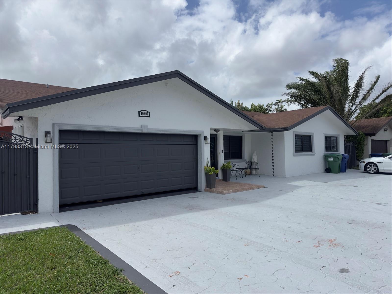 10600 Sw 146th Ct 1, Miami, Broward County, Florida - 4 Bedrooms  
2 Bathrooms - 
