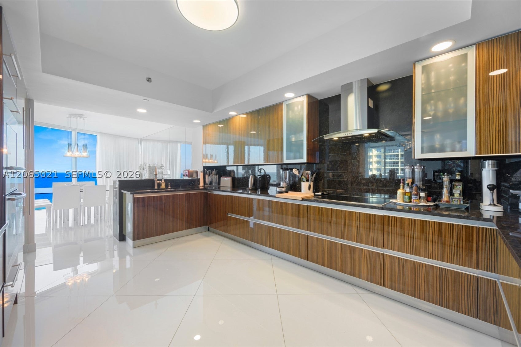 2711 S Ocean Dr 902