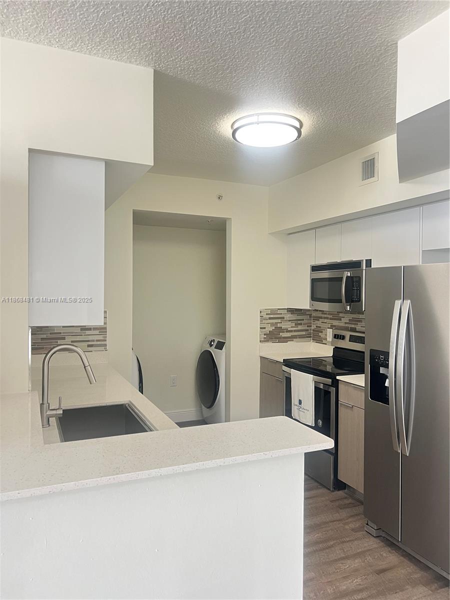 LIMITED TIME OFFER! Discover instant move-in availability at Gables37GrandLux in the heart of Coral Gables! This spacious 2BED / 2BA offers elevated living—complete with in-home laundry, granite countertops, tile or wide-plank flooring, high-speed internet, and high-end finishes throughout. Residents enjoy an oversized pool, hot tub and sundeck, concierge, coffee bar, executive business lounge, on-site mini-mart, EV charging, sauna & steam rooms, and a lush courtyard setting—mere minutes from Miracle Mile, Little Havana, Coconut Grove and cultural hotspots. Act fast: $99security deposit with approved credit & 1month free on select 2-BR units for a limited time. This 2-BR won’t last—contact us today to reserve your next home!