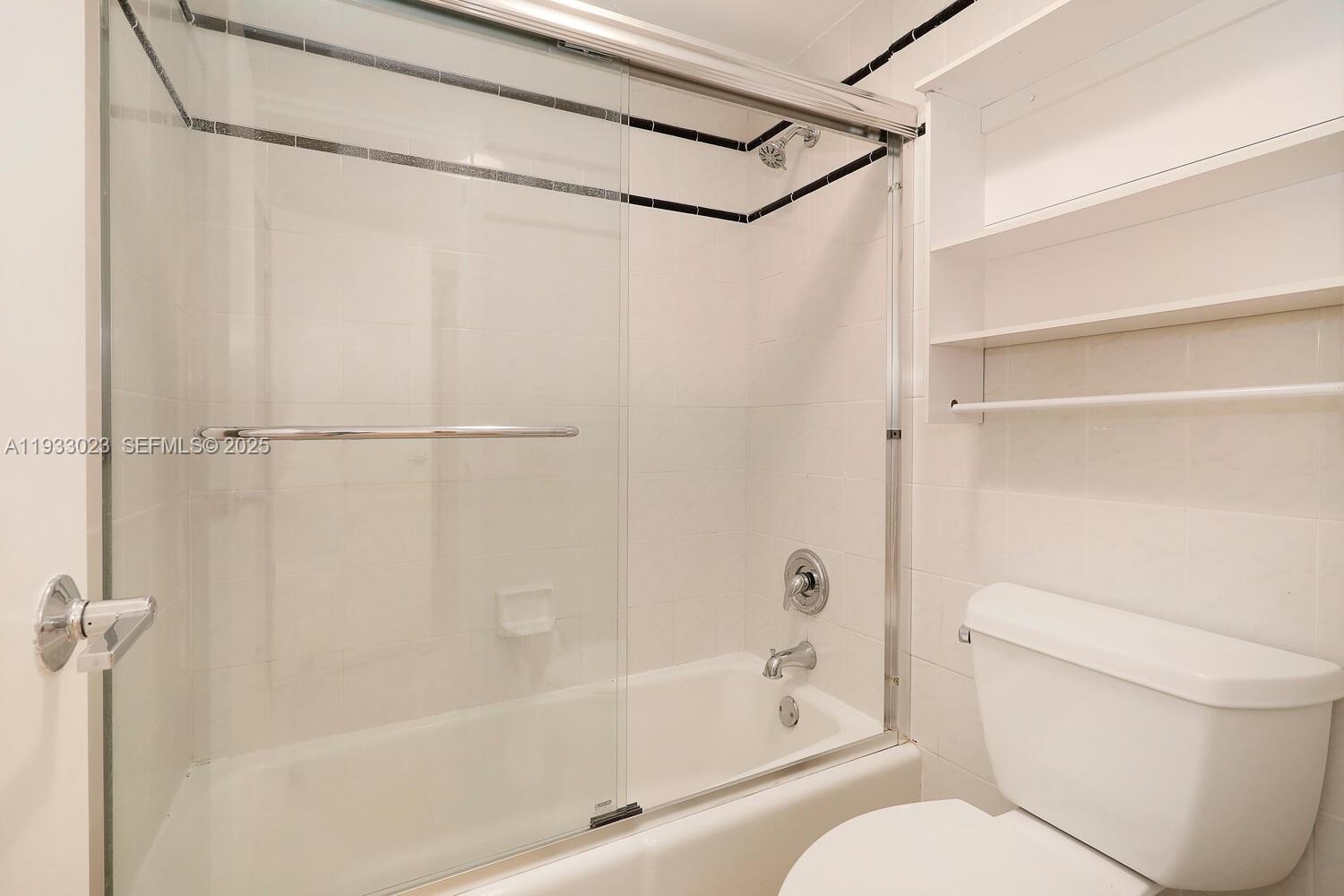 THE DECOPLAGE CONDO - Residential Lease