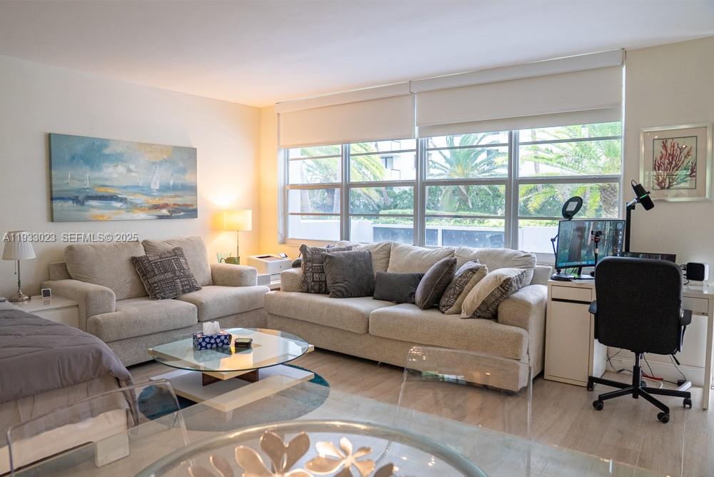 THE DECOPLAGE CONDO - Residential Lease