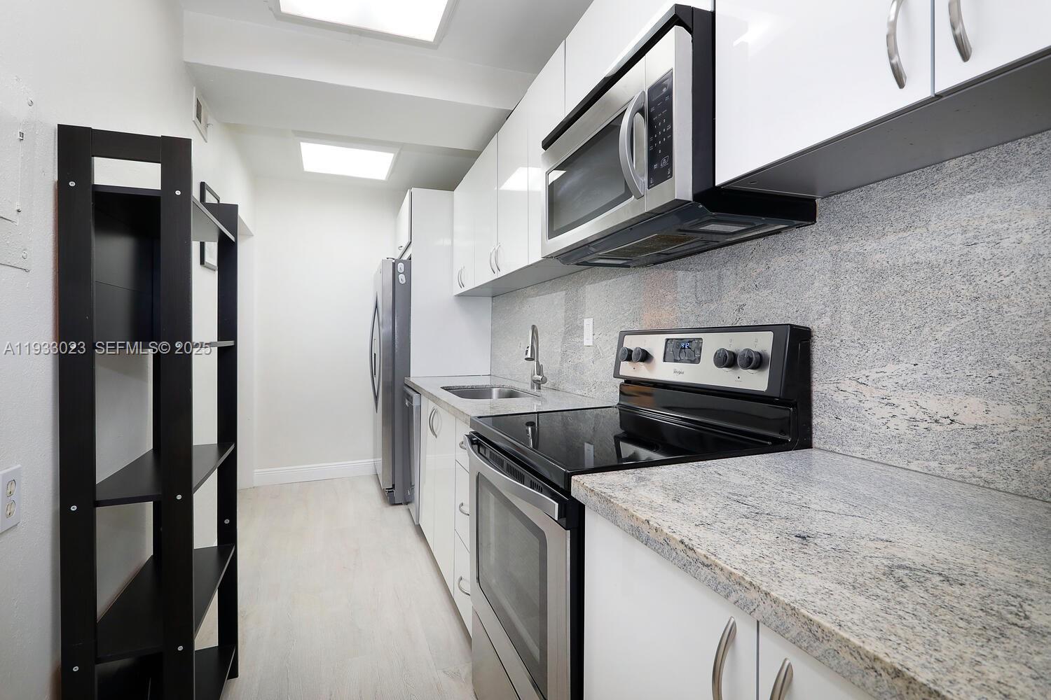 THE DECOPLAGE CONDO - Residential Lease