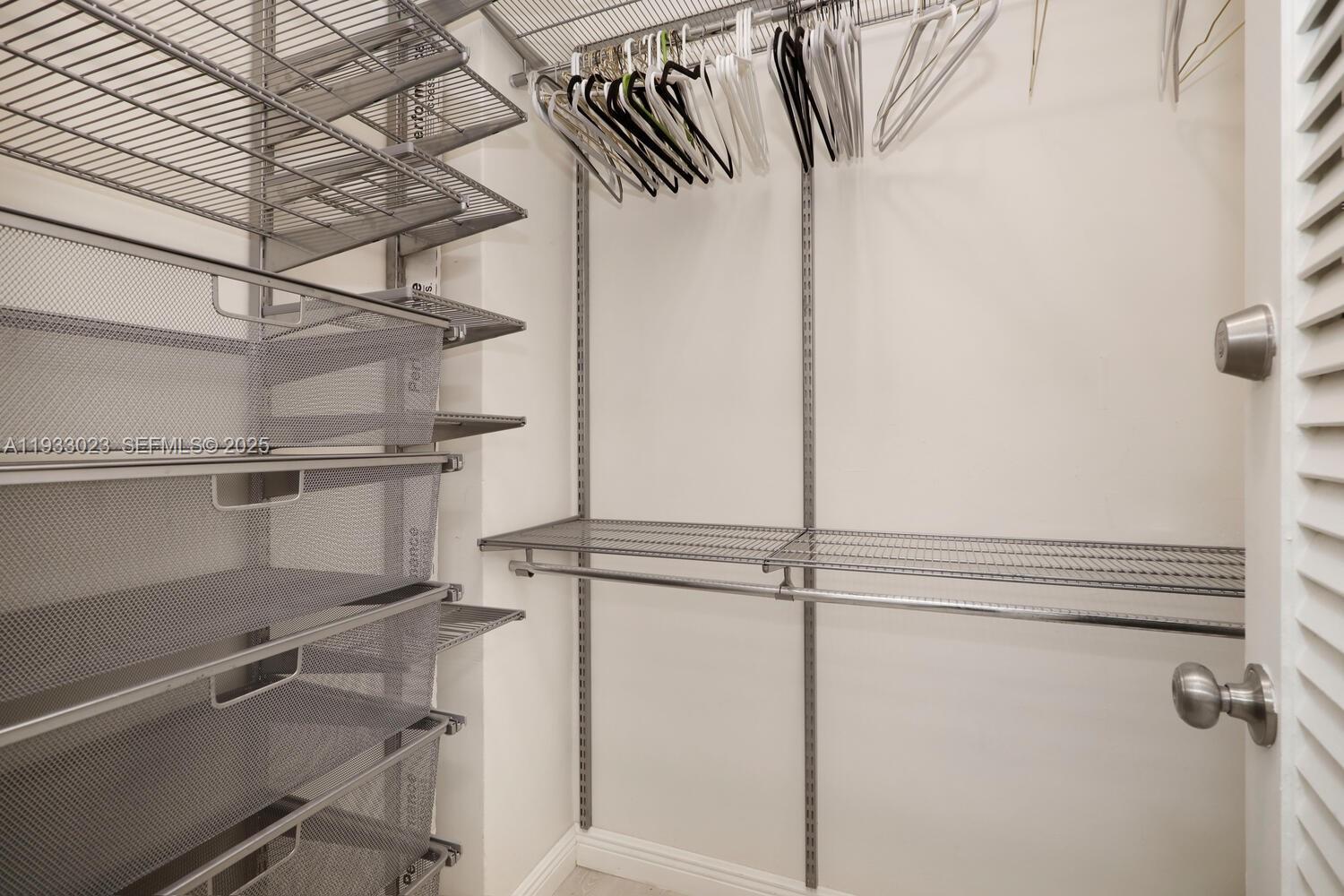 THE DECOPLAGE CONDO - Residential Lease