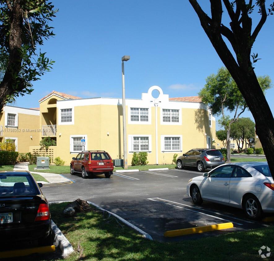 9715 Fontainebleau Blvd E110, Miami, Broward County, Florida - 2 Bedrooms  
1 Bathrooms - 