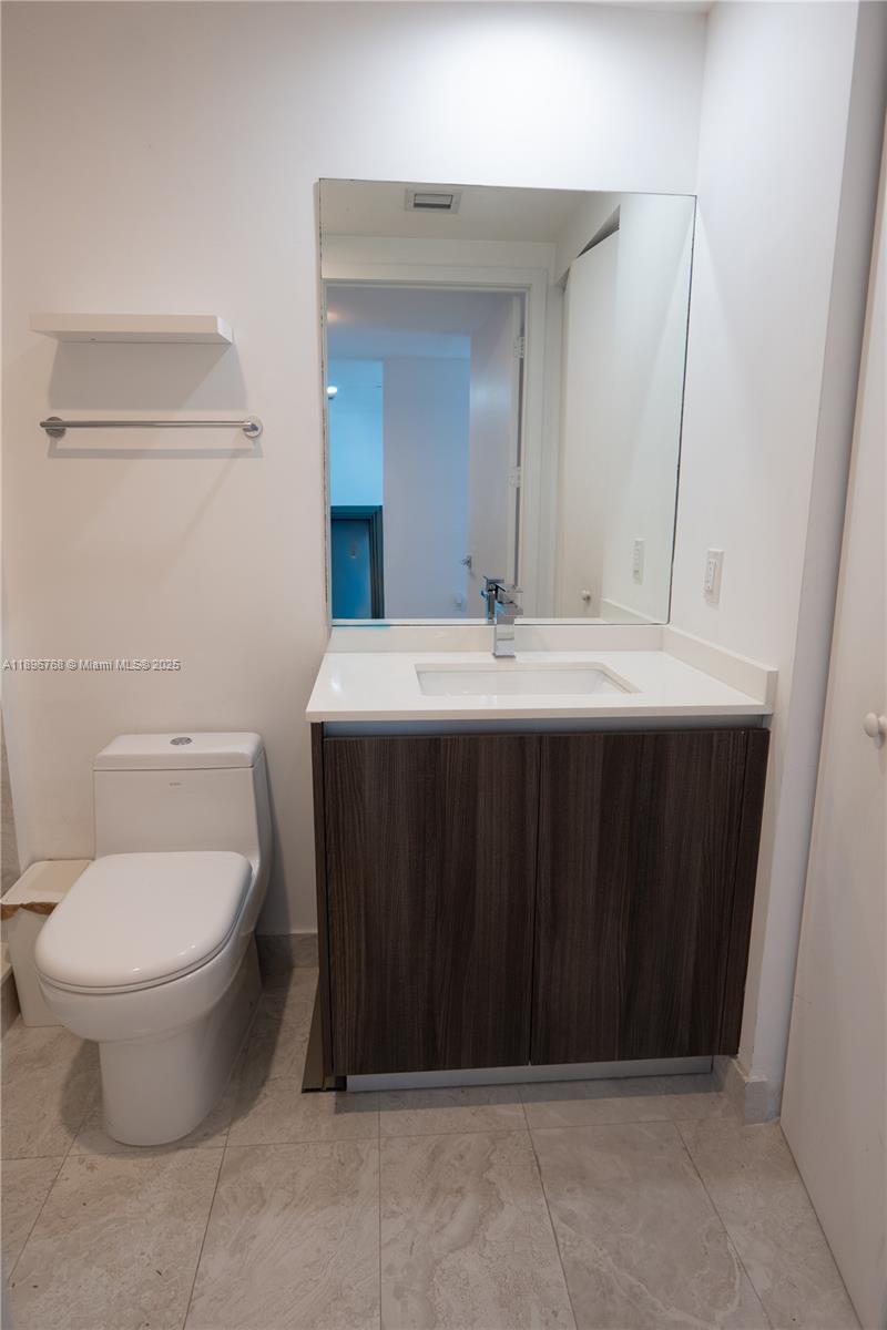 ARIA ON THE BAY CONDO - Residential